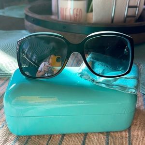 Gorgeous  Tiffany & Co. Sunglasses